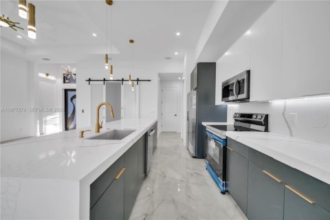 Villa ou maison à vendre à Cape Coral, Floride: 3 chambres, 153.75 m2 № 2041128 - photo 20