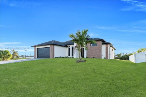 Villa ou maison à vendre à Cape Coral, Floride: 3 chambres, 153.75 m2 № 2041128 - photo 5