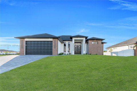 Villa ou maison à vendre à Cape Coral, Floride: 3 chambres, 153.75 m2 № 2041128 - photo 8