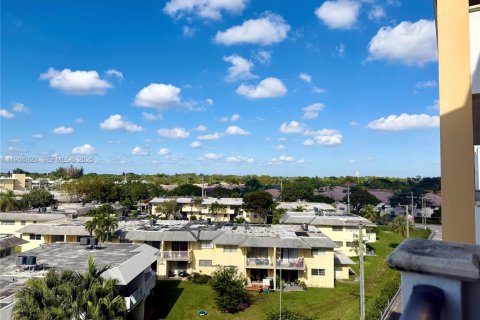 Copropriété à vendre à Miami, Floride: 2 chambres, 112.32 m2 № 1993653 - photo 28