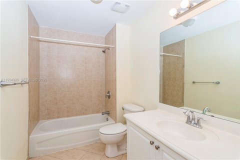 Condo in Miami, Florida, 2 bedrooms № 1993653 - photo 30