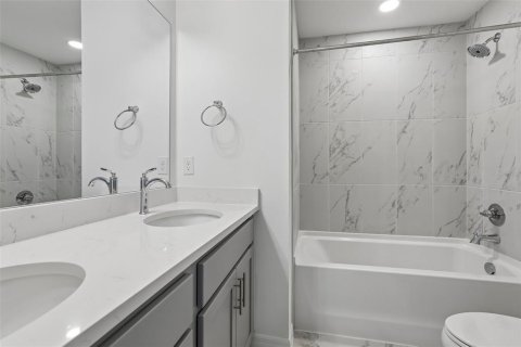 Townhouse in Zephyrhills, Florida 3 bedrooms, 146.14 sq.m. № 2259197 - photo 21