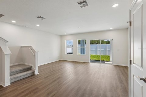 Townhouse in Zephyrhills, Florida 3 bedrooms, 146.14 sq.m. № 2259197 - photo 9