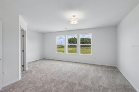 Townhouse in Zephyrhills, Florida 3 bedrooms, 146.14 sq.m. № 2259197 - photo 13