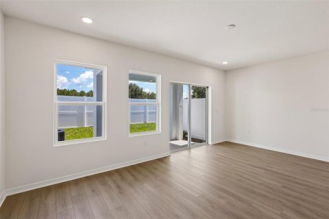 Townhouse in Zephyrhills, Florida 3 bedrooms, 146.14 sq.m. № 2259197 - photo 10