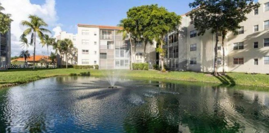 Condo in North Lauderdale, Florida, 1 bedroom № 1930561