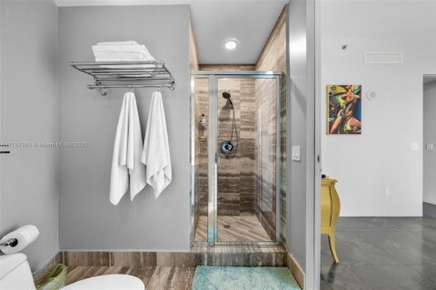 Condominio en venta en Sunny Isles Beach, Florida, 3 dormitorios, 237.64 m2 № 1706855 - foto 26