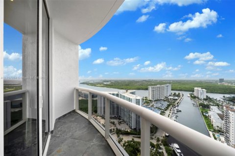 Condominio en venta en Sunny Isles Beach, Florida, 3 dormitorios, 237.64 m2 № 1706855 - foto 27