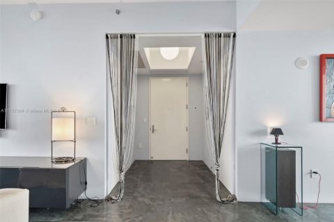 Condominio en venta en Sunny Isles Beach, Florida, 3 dormitorios, 237.64 m2 № 1706855 - foto 4
