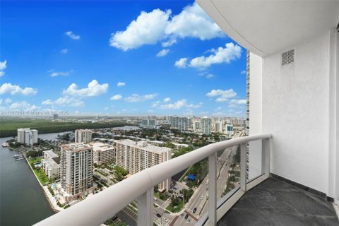 Condominio en venta en Sunny Isles Beach, Florida, 3 dormitorios, 237.64 m2 № 1706855 - foto 28
