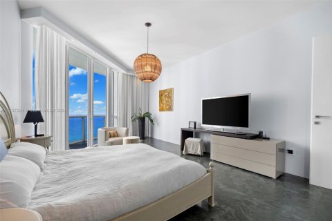 Condominio en venta en Sunny Isles Beach, Florida, 3 dormitorios, 237.64 m2 № 1706855 - foto 22