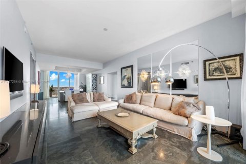 Condominio en venta en Sunny Isles Beach, Florida, 3 dormitorios, 237.64 m2 № 1706855 - foto 11