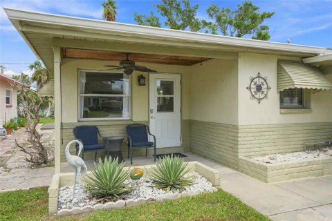 Villa ou maison à vendre à Madeira Beach, Floride: 2 chambres, 65.5 m2 № 2314962 - photo 6