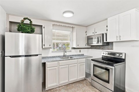 Villa ou maison à vendre à Madeira Beach, Floride: 2 chambres, 65.5 m2 № 2314962 - photo 15