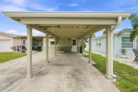 Villa ou maison à vendre à Madeira Beach, Floride: 2 chambres, 65.5 m2 № 2314962 - photo 5