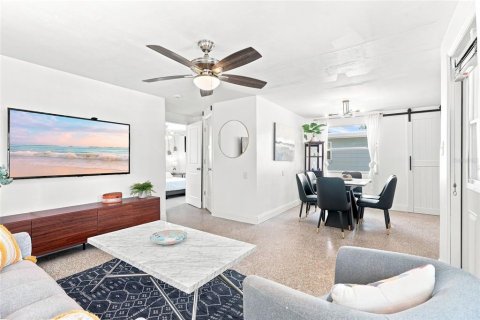 Villa ou maison à vendre à Madeira Beach, Floride: 2 chambres, 65.5 m2 № 2314962 - photo 10