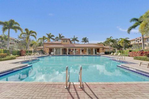 Купить таунхаус в Пемброк-Пайнс, Флорида 3 комнаты, 154.4м2, № 2251688 - фото 15