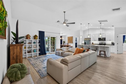 Villa ou maison à vendre à Punta Gorda, Floride: 3 chambres, 161 m2 № 2226327 - photo 5