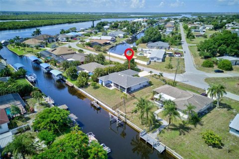 House in Punta Gorda, Florida 3 bedrooms, 161 sq.m. № 2226327