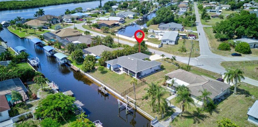 Villa ou maison à Punta Gorda, Floride 3 chambres, 161 m2 № 2226327