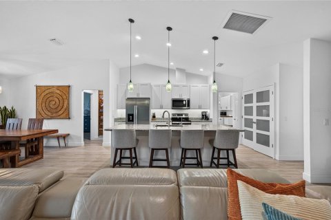 Villa ou maison à vendre à Punta Gorda, Floride: 3 chambres, 161 m2 № 2226327 - photo 8