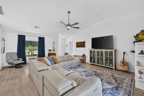 Villa ou maison à vendre à Punta Gorda, Floride: 3 chambres, 161 m2 № 2226327 - photo 6