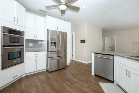 Casa en venta en Apopka, Florida, 6 dormitorios, 331.85 m2 № 2198321 - foto 18