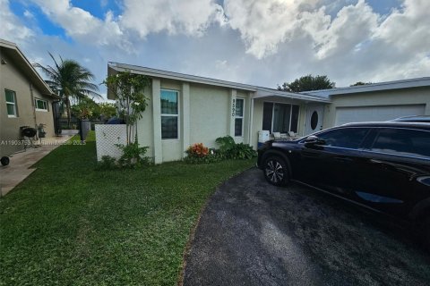 Casa en venta en Sunrise, Florida, 3 dormitorios, 138.42 m2 № 1956586 - foto 6