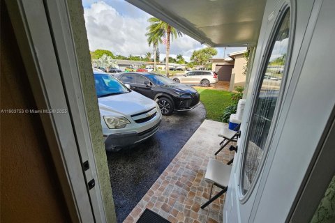 Casa en venta en Sunrise, Florida, 3 dormitorios, 138.42 m2 № 1956586 - foto 7