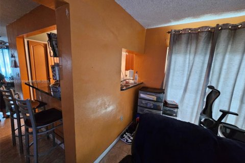 Casa en venta en Sunrise, Florida, 3 dormitorios, 138.42 m2 № 1956586 - foto 11