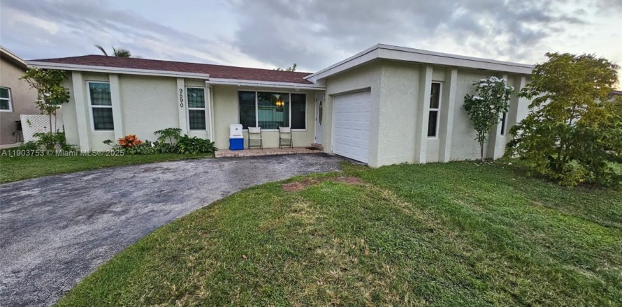 Casa en Sunrise, Florida 3 dormitorios, 138.42 m2 № 1956586