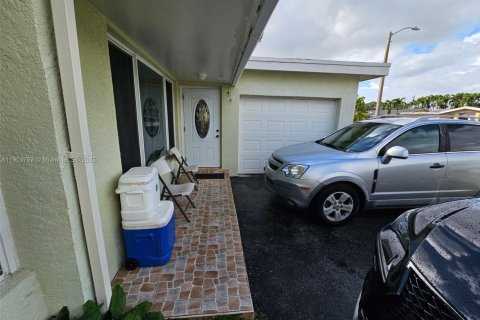 Casa en venta en Sunrise, Florida, 3 dormitorios, 138.42 m2 № 1956586 - foto 4