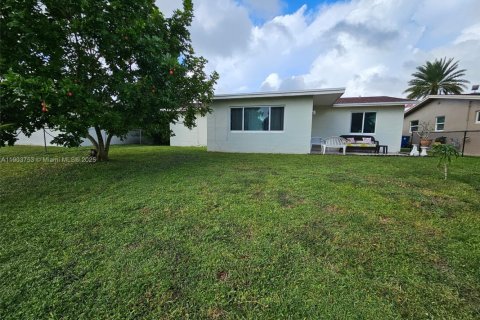 Casa en venta en Sunrise, Florida, 3 dormitorios, 138.42 m2 № 1956586 - foto 3