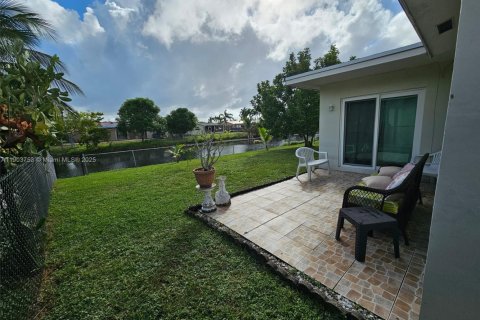 Casa en venta en Sunrise, Florida, 3 dormitorios, 138.42 m2 № 1956586 - foto 24