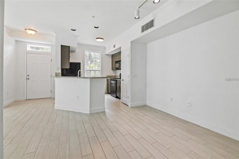 Copropriété à louer à Sarasota, Floride: 2 chambres, 103.31 m2 № 2114126 - photo 9