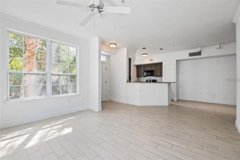 Copropriété à louer à Sarasota, Floride: 2 chambres, 103.31 m2 № 2114126 - photo 5