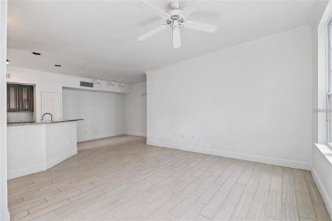 Copropriété à louer à Sarasota, Floride: 2 chambres, 103.31 m2 № 2114126 - photo 7