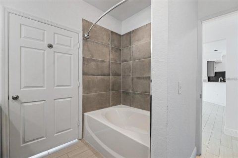 Copropriété à louer à Sarasota, Floride: 2 chambres, 103.31 m2 № 2114126 - photo 26
