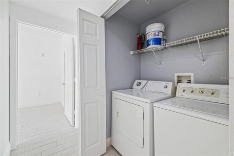 Copropriété à louer à Sarasota, Floride: 2 chambres, 103.31 m2 № 2114126 - photo 29