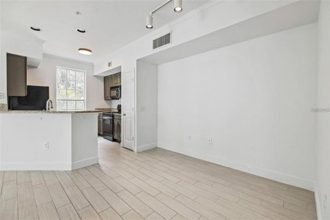 Copropriété à louer à Sarasota, Floride: 2 chambres, 103.31 m2 № 2114126 - photo 4