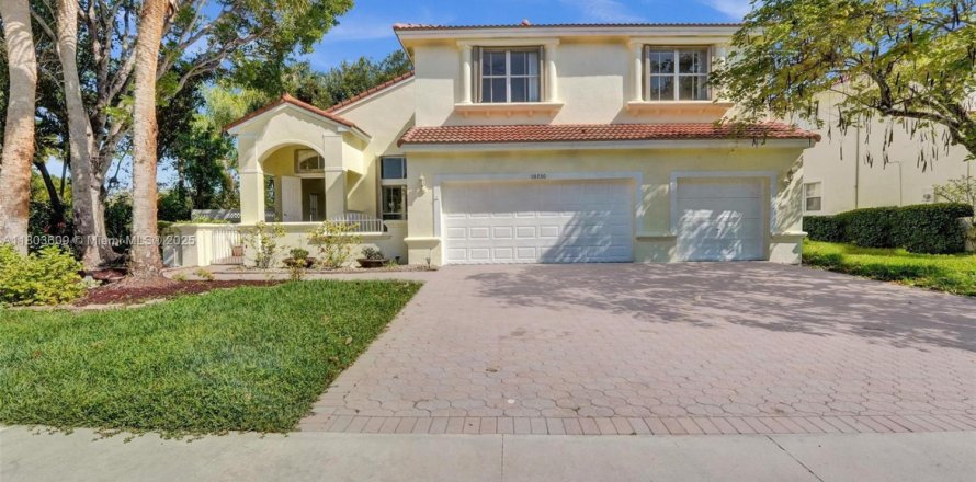 House in Coral Springs, Florida 6 bedrooms, 286.32 sq.m. № 1745635
