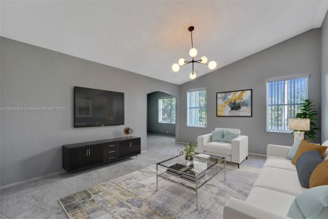 House in Coral Springs, Florida 6 bedrooms, 286.32 sq.m. № 1745635 - photo 20
