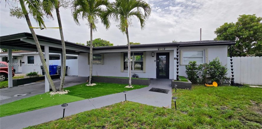 Villa ou maison à Hollywood, Floride 3 chambres, 134.52 m2 № 1872388