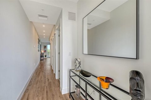 Condominio en venta en Sarasota, Florida, 1 dormitorio, 83.24 m2 № 1732274 - foto 12