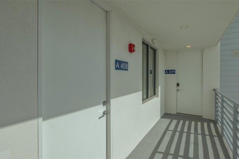 Condominio en venta en Sarasota, Florida, 1 dormitorio, 83.24 m2 № 1732274 - foto 2