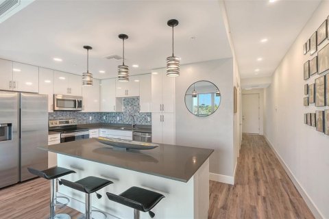 Condominio en venta en Sarasota, Florida, 1 dormitorio, 83.24 m2 № 1732274 - foto 15