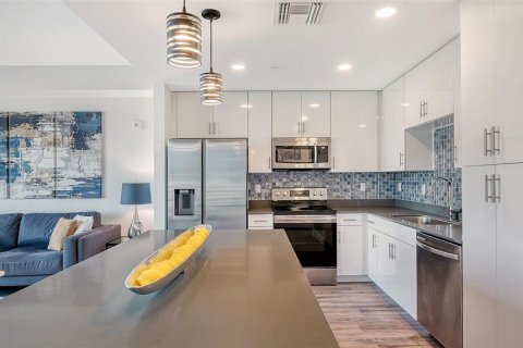Condominio en venta en Sarasota, Florida, 1 dormitorio, 83.24 m2 № 1732274 - foto 18