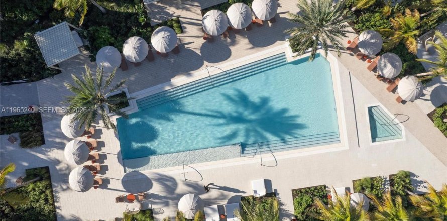 Condominio en Hallandale Beach, Florida, 1 dormitorio № 2081185