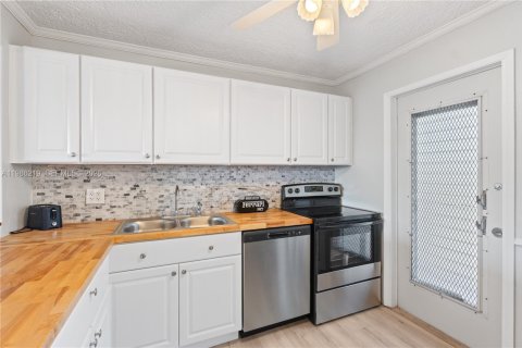 Condo in Hollywood, Florida, 2 bedrooms  № 2050586 - photo 5