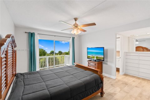 Condo in Hollywood, Florida, 2 bedrooms  № 2050586 - photo 9